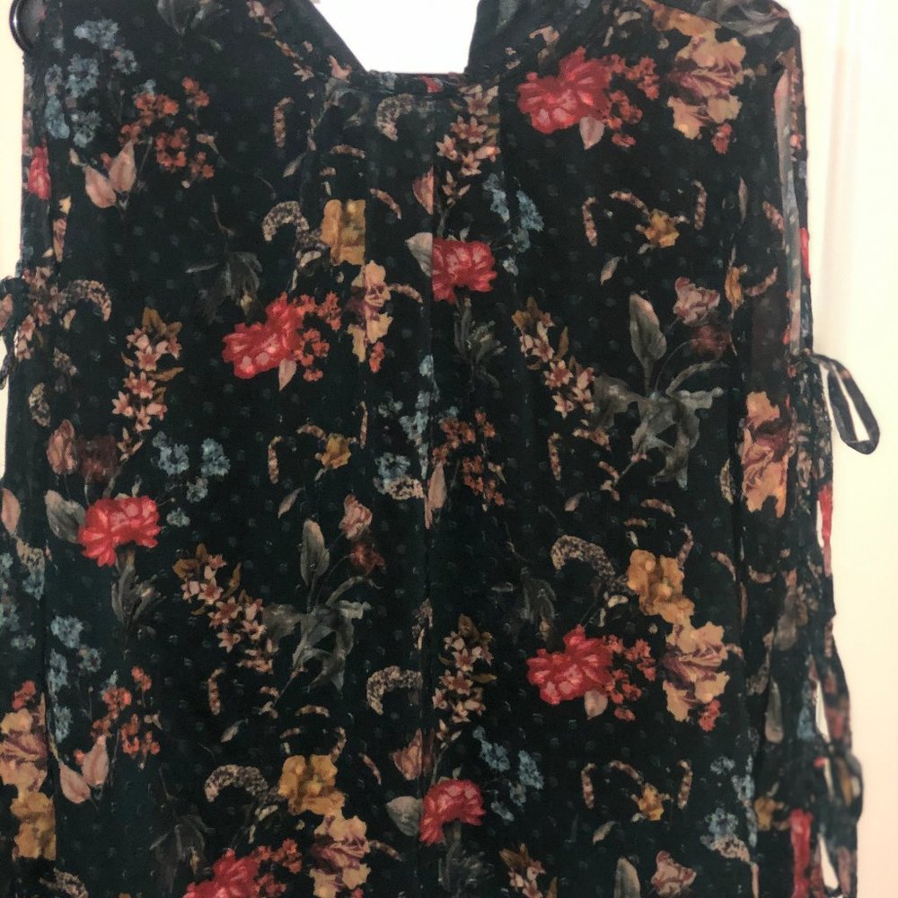 3/$25 Kensie Floral Blouse